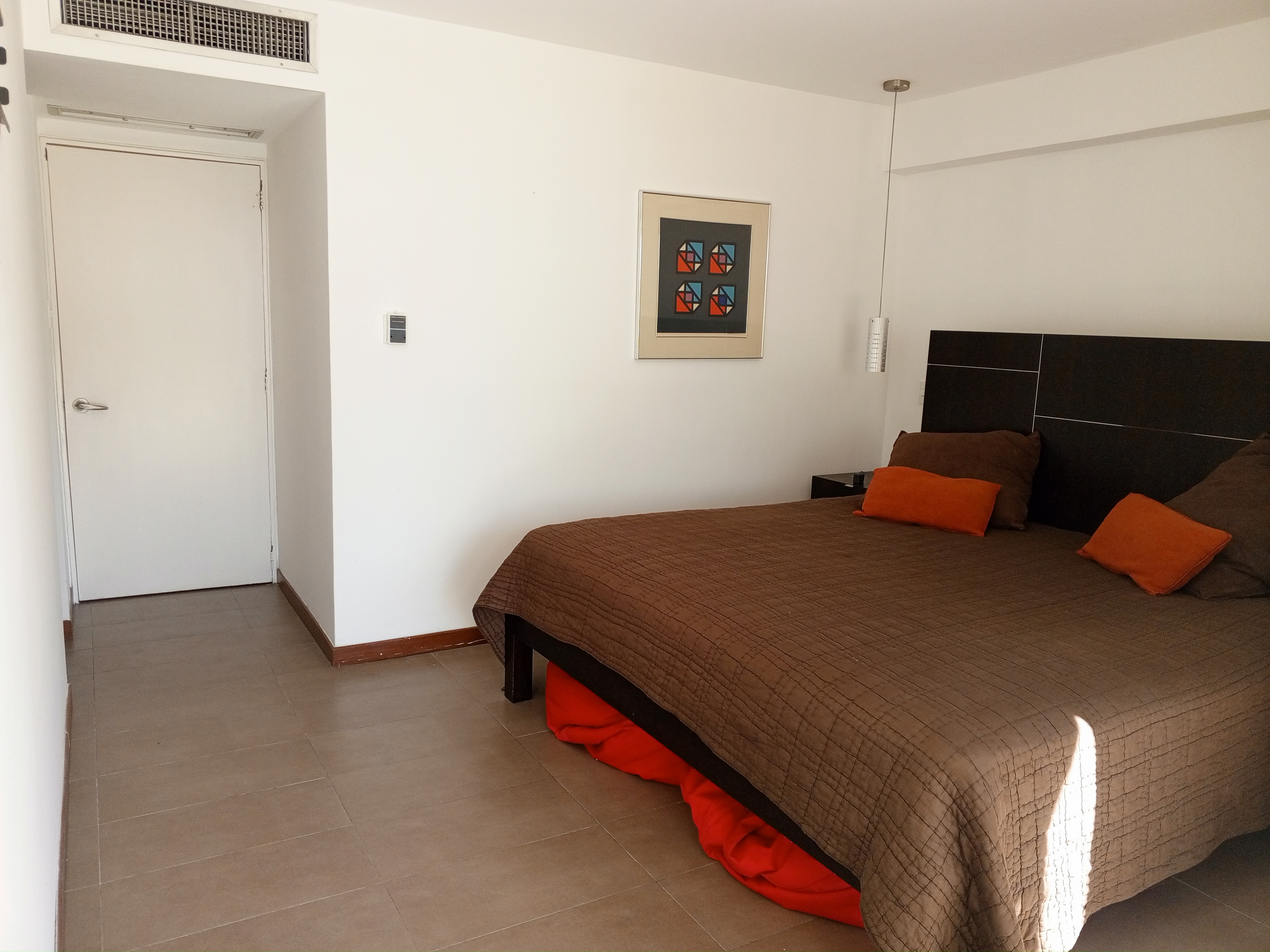 TOWNHOUSE EN PLAZA REAL, EN ALQUILER