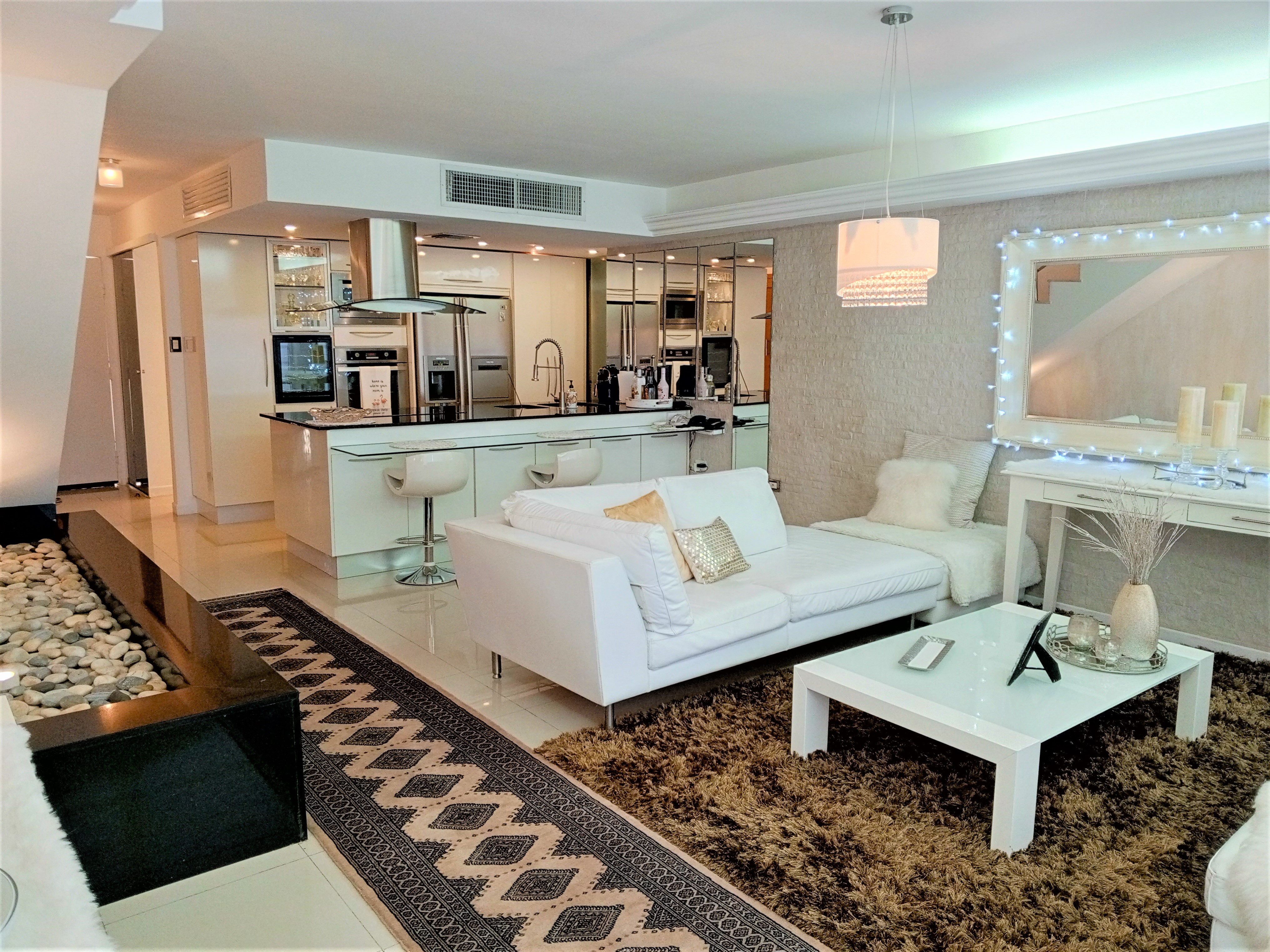 TOWNHOUSE EN PLAZA REAL, EN VENTA