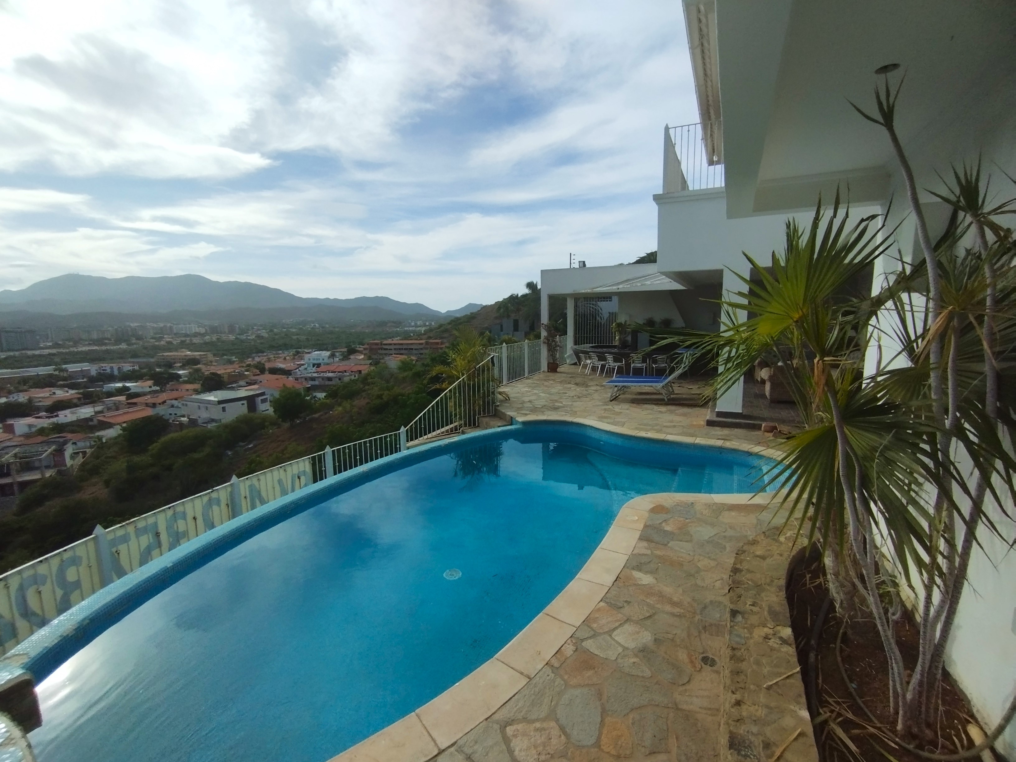 CASA EN PARAISO I, EN VENTA