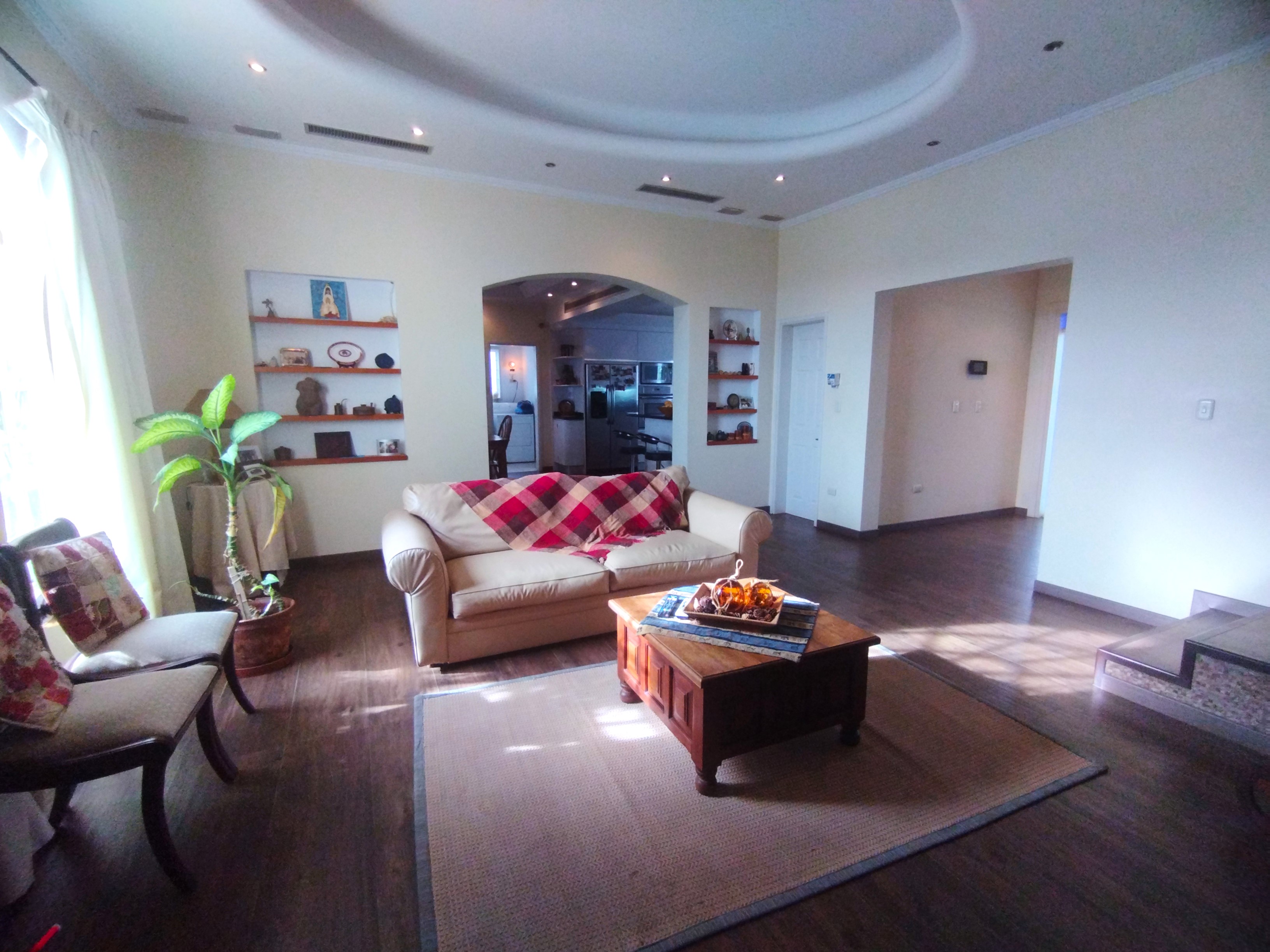 CASA EN PARAISO I, EN VENTA