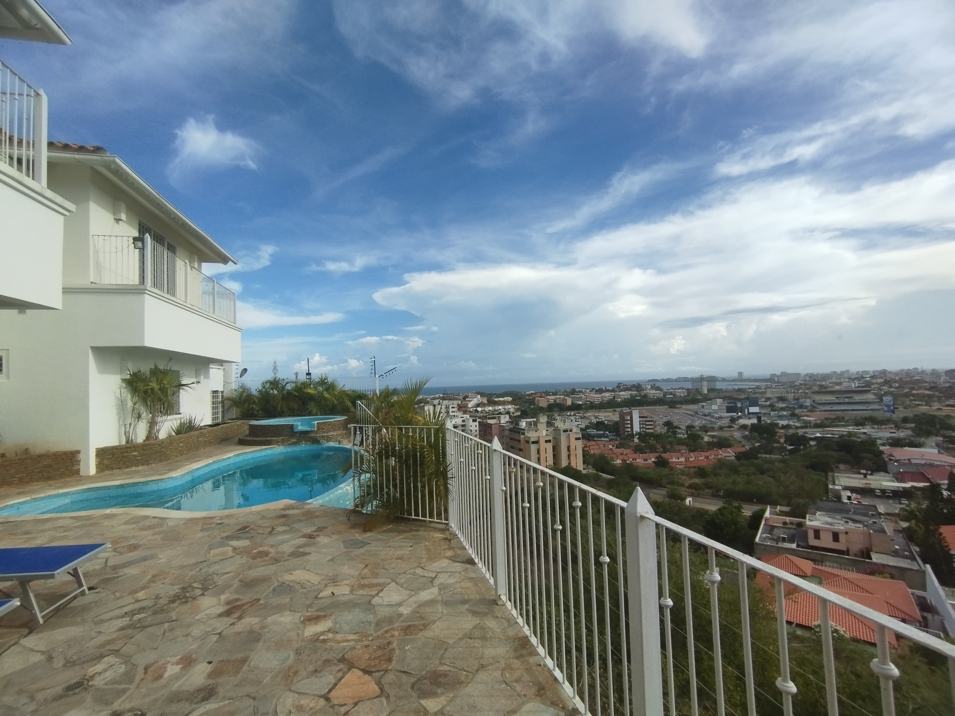 CASA EN PARAISO I, EN VENTA