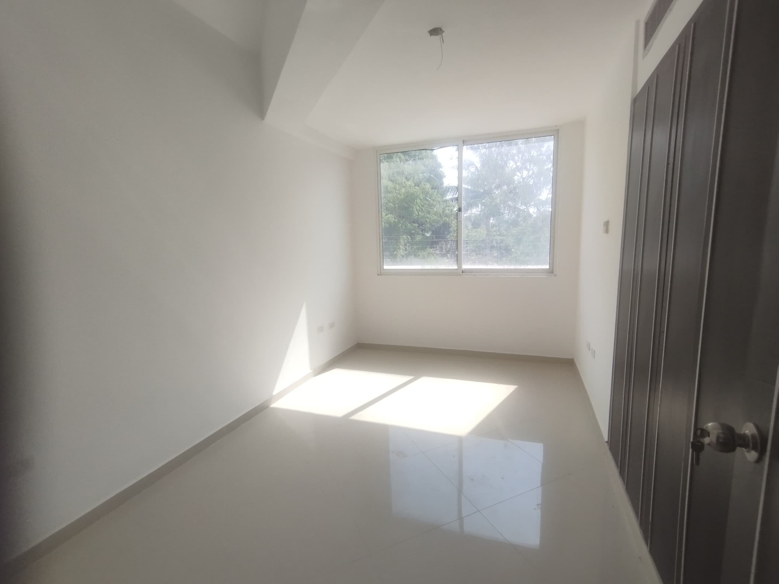 TOWNHOUSE EN LOS ROBLES EN VENTA