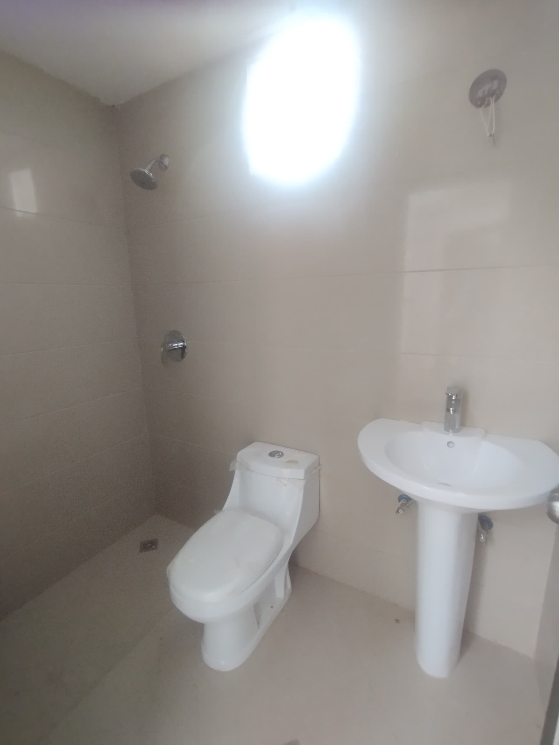 TOWNHOUSE EN LOS ROBLES EN VENTA