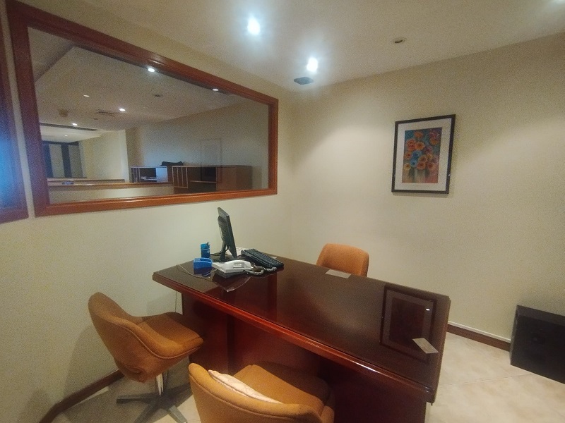 OFFICE FOR SALE EL COLEGIO-PORLAMAR STREET