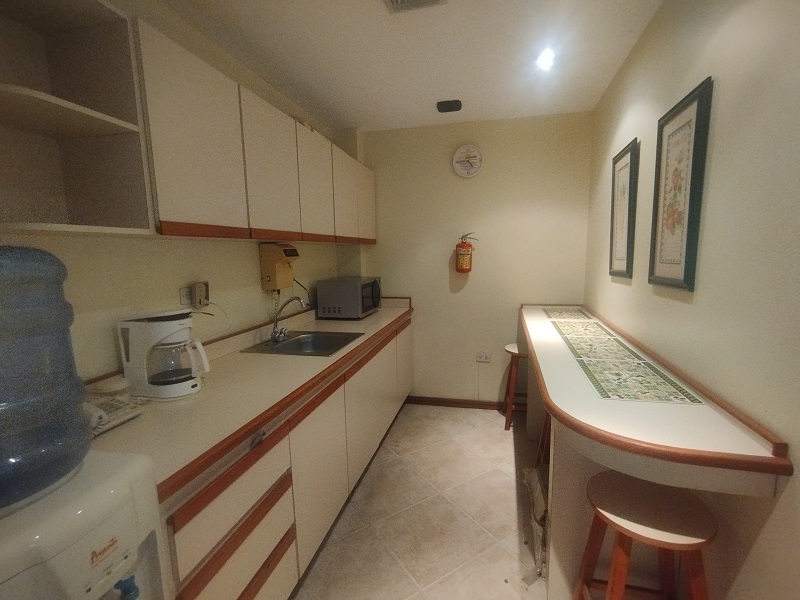 OFFICE FOR SALE EL COLEGIO-PORLAMAR STREET