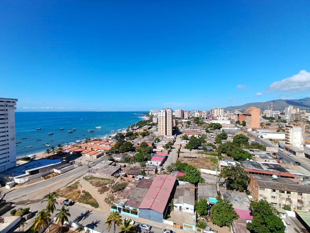 APARTAMENTO EN ALQUILER FIJO EN AVENIDA BOLIVAR