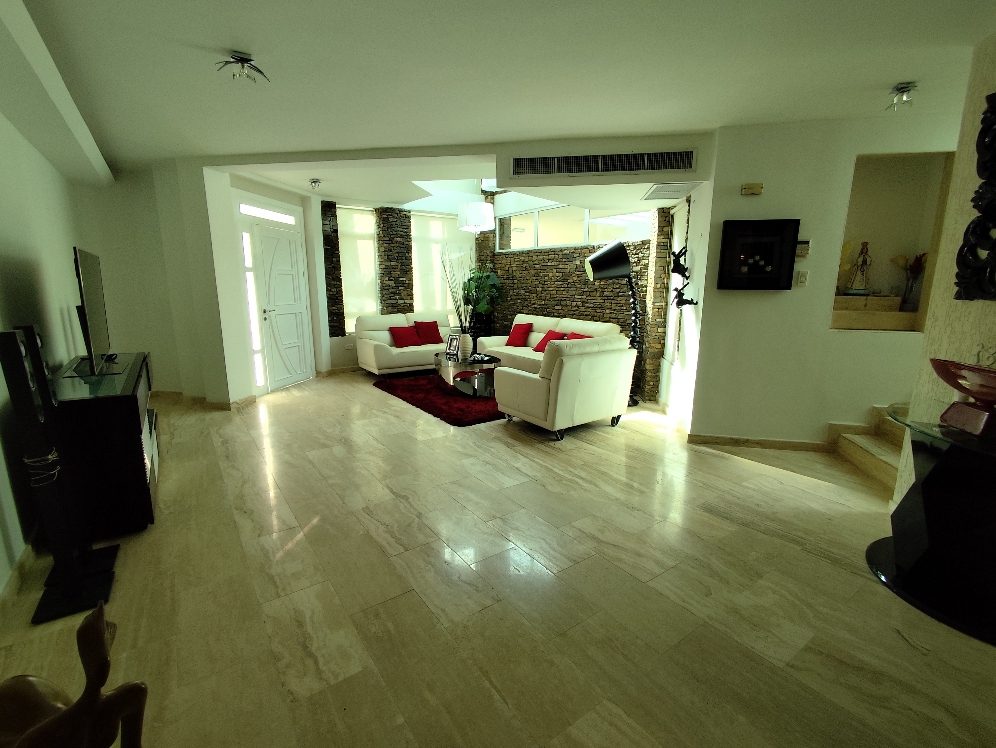 CASA EN VENTA SECTOR LOS ROBLES