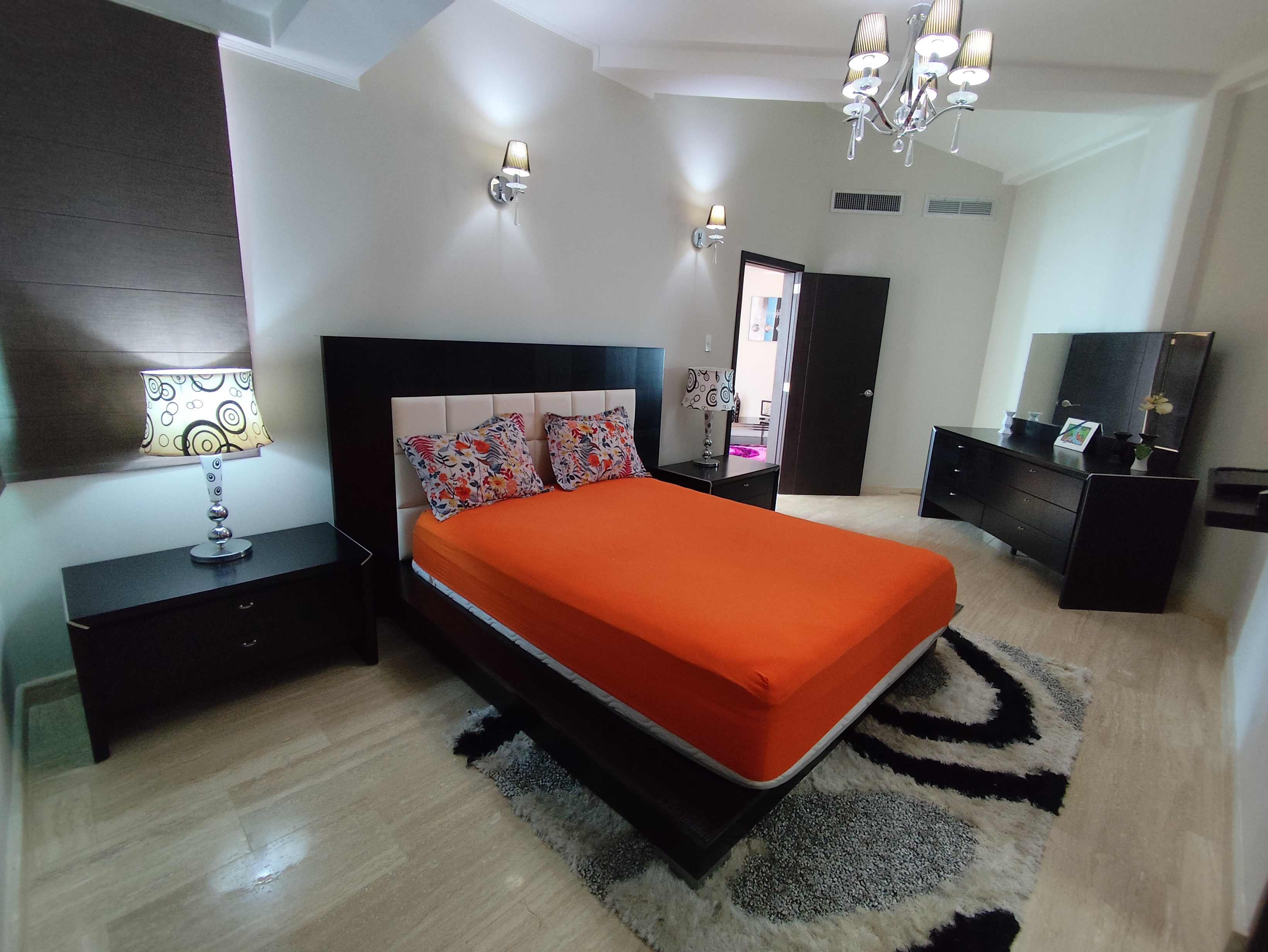 CASA EN VENTA SECTOR LOS ROBLES