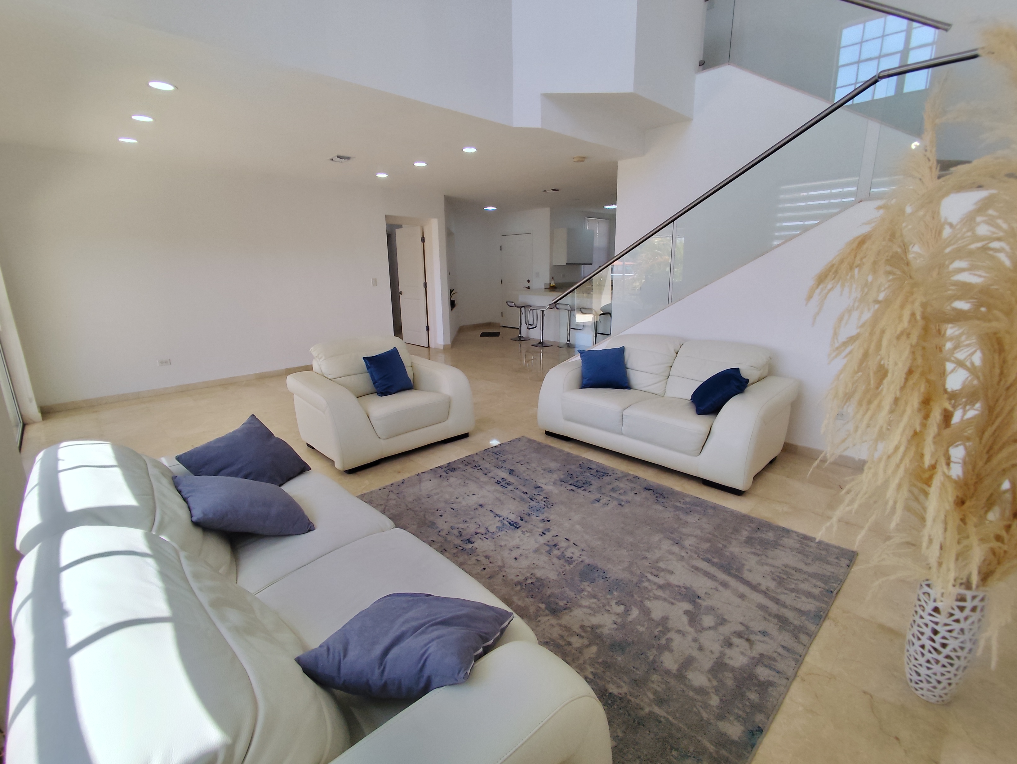 TOWNHOUSE EN VENTA EN ZONA ESTE