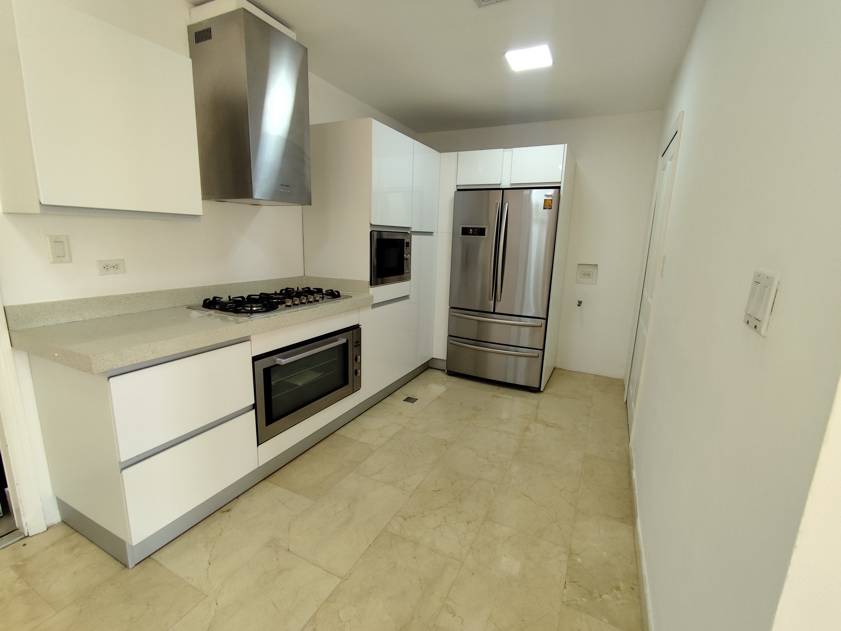 TOWNHOUSE EN VENTA EN ZONA ESTE