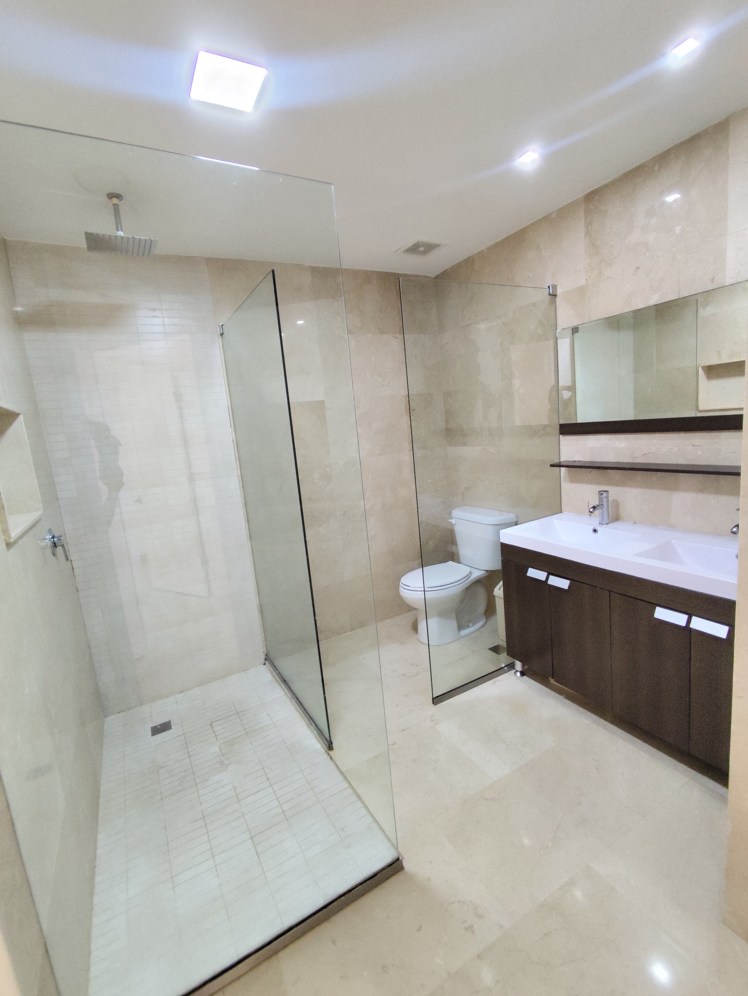 TOWNHOUSE EN VENTA EN ZONA ESTE