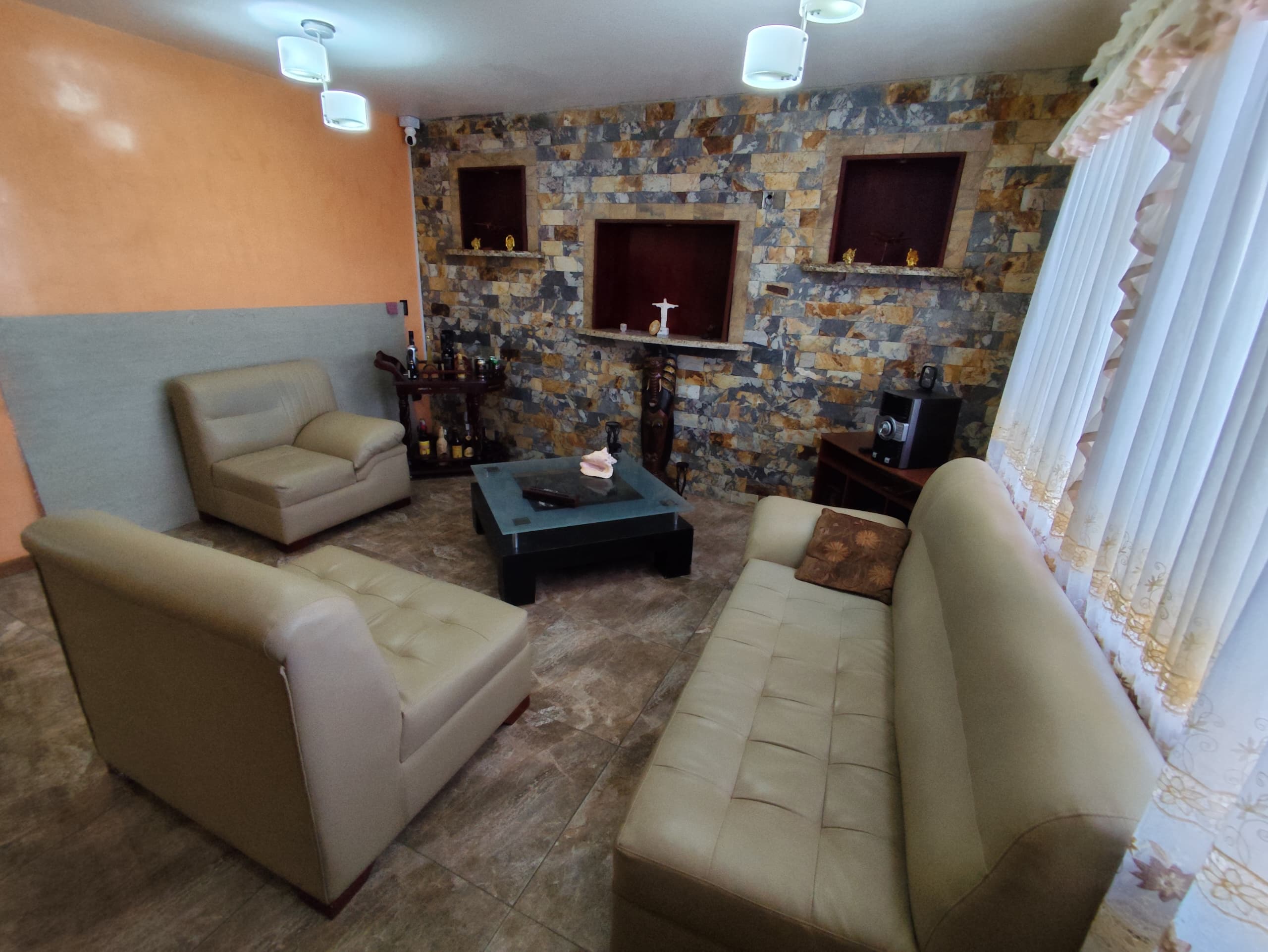 HOUSE IN PARAISO II FOR SALE