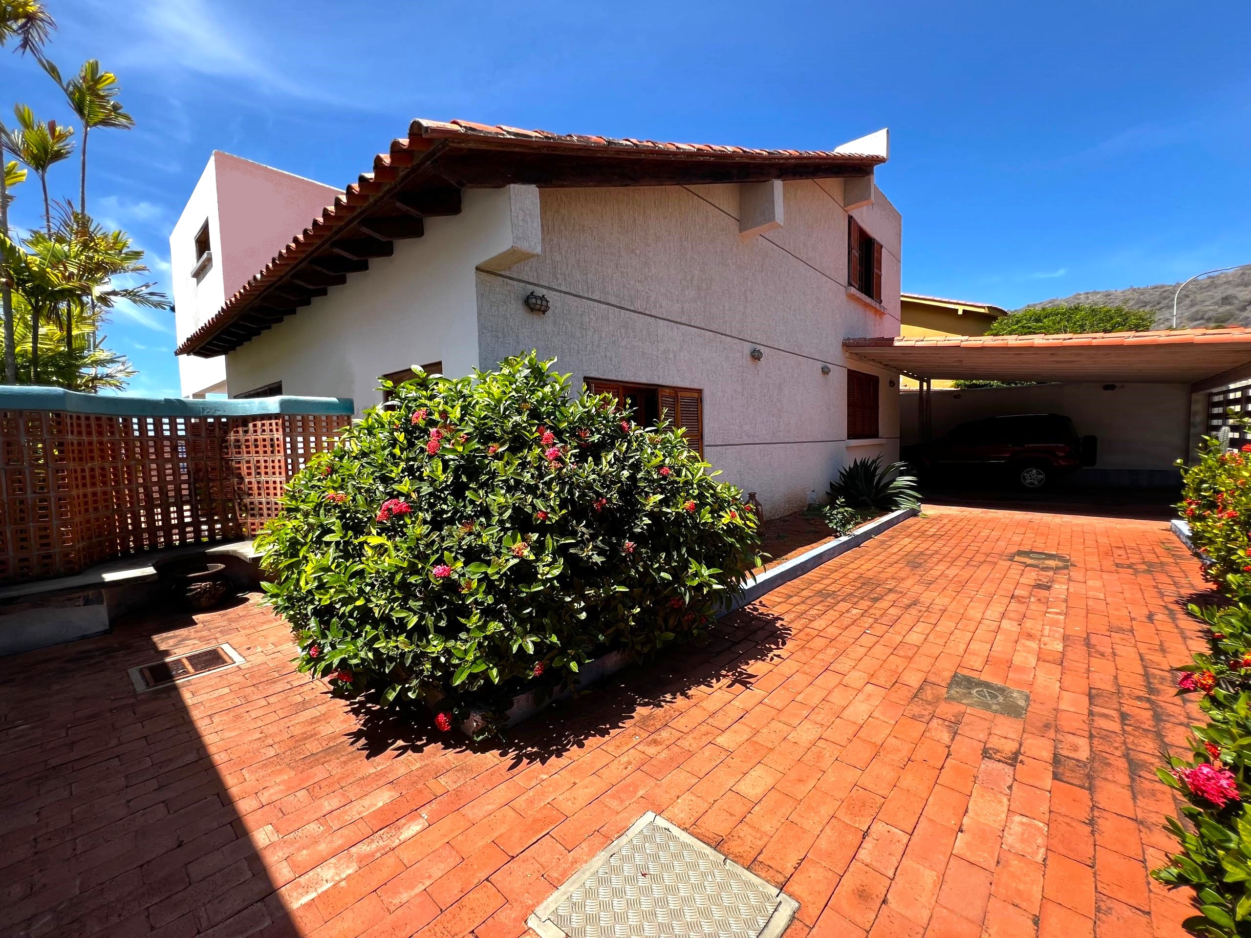 CASA EN VENTA EN PARAISO I, PAMPATAR