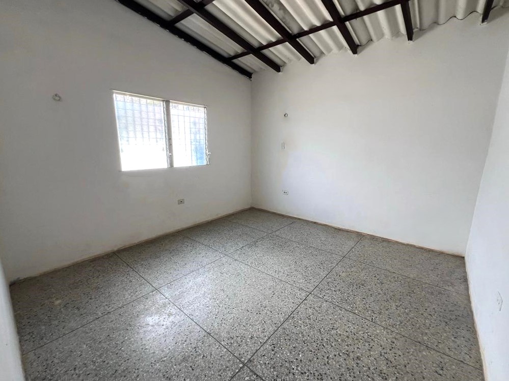 CASA EN VENTA EN LA MIRA