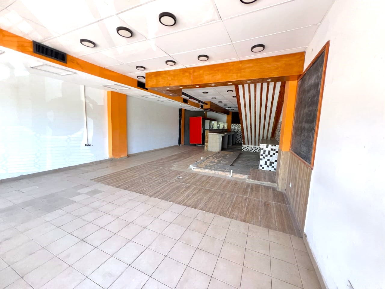 EXCELENTE LOCAL EN VENTA EN  MARGARITA  ZONA ESTE