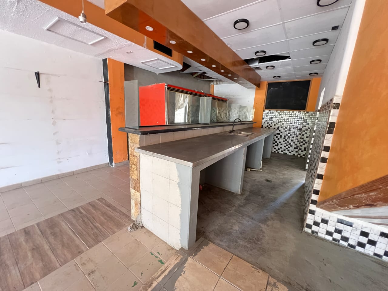 EXCELENTE LOCAL EN VENTA EN  MARGARITA  ZONA ESTE