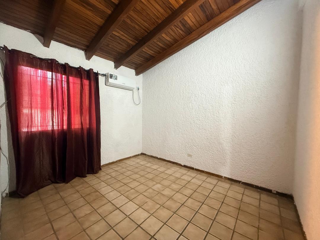 House for sale in Loma de Guerra sector