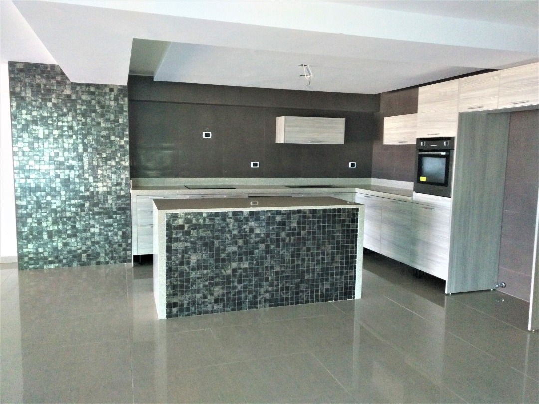 LAS OLAS CONDOMINIUM A LA ORILLA DEL MAR